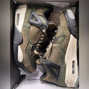 Jordan Retro 4 olive